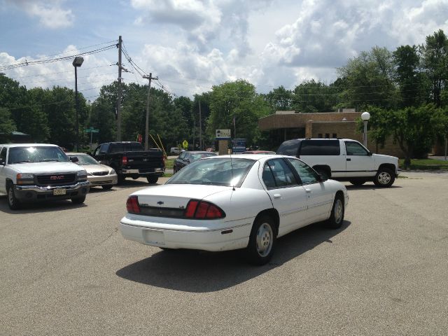 1997 Chevrolet Lumina 3.2 Sedan 4dr