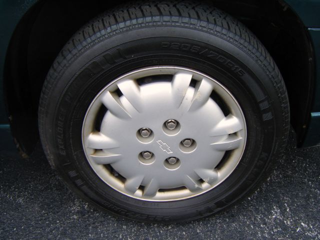 2000 Chevrolet Lumina Touring W/nav.sys