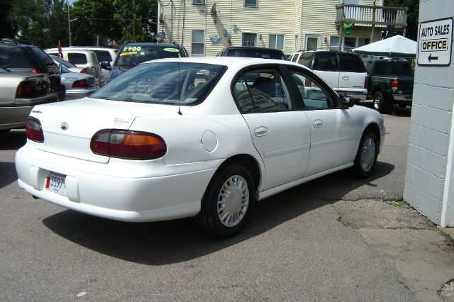 2000 Chevrolet Malibu Base
