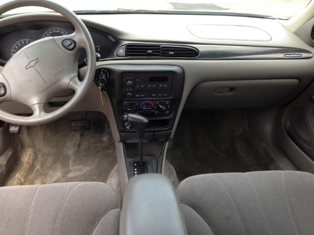 2001 Chevrolet Malibu Base