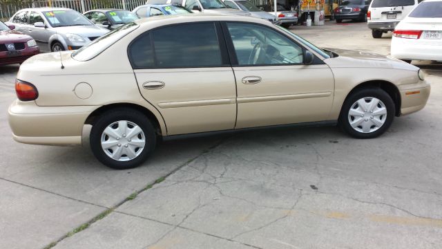 2001 Chevrolet Malibu Base