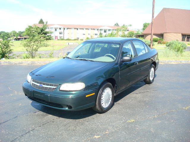 2002 Chevrolet Malibu Base