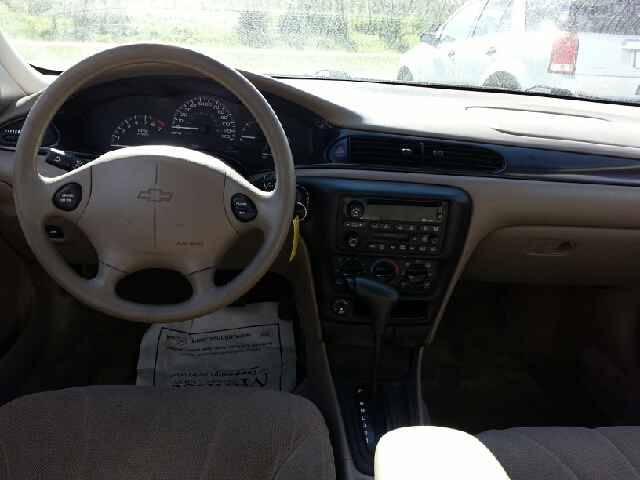 2002 Chevrolet Malibu Base