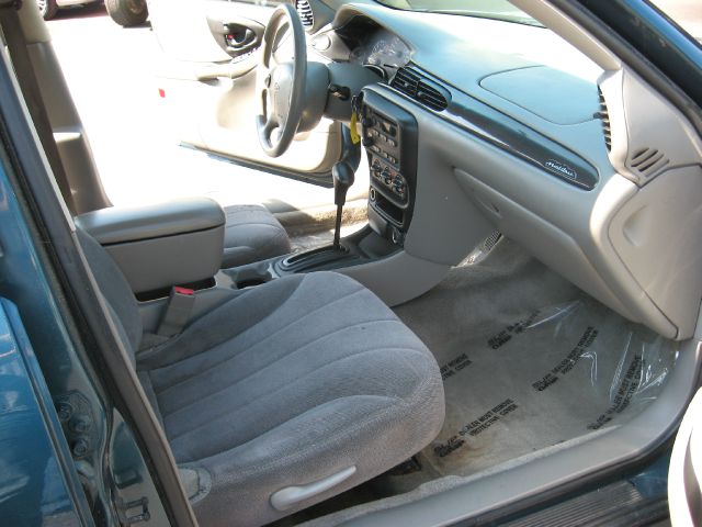 2003 Chevrolet Malibu Base