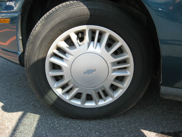 2003 Chevrolet Malibu Base