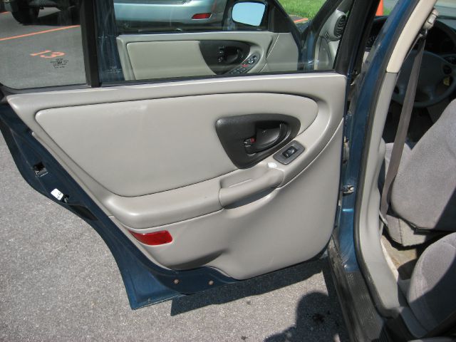 2003 Chevrolet Malibu Base