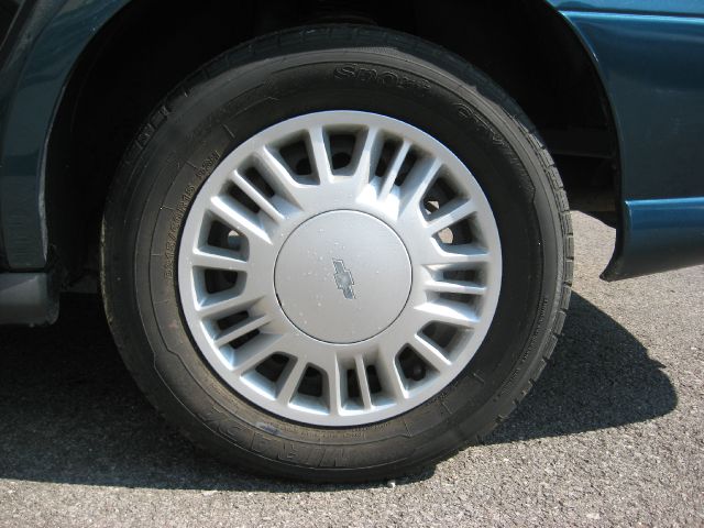 2003 Chevrolet Malibu Base