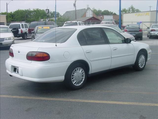 2003 Chevrolet Malibu Base