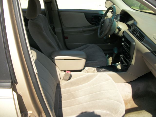 2003 Chevrolet Malibu Base