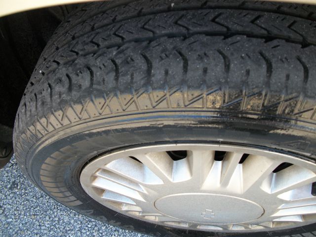 2003 Chevrolet Malibu Base