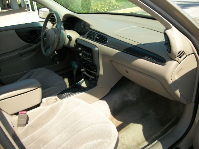 2003 Chevrolet Malibu Base