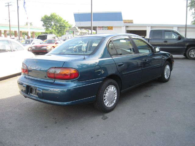 2003 Chevrolet Malibu Base