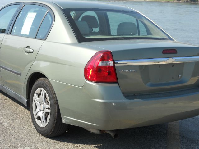 2004 Chevrolet Malibu Base