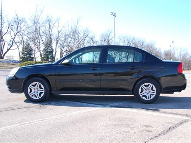 2004 Chevrolet Malibu Base