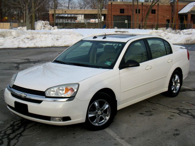 2005 Chevrolet Malibu SLT W/ Navigation/sunroof