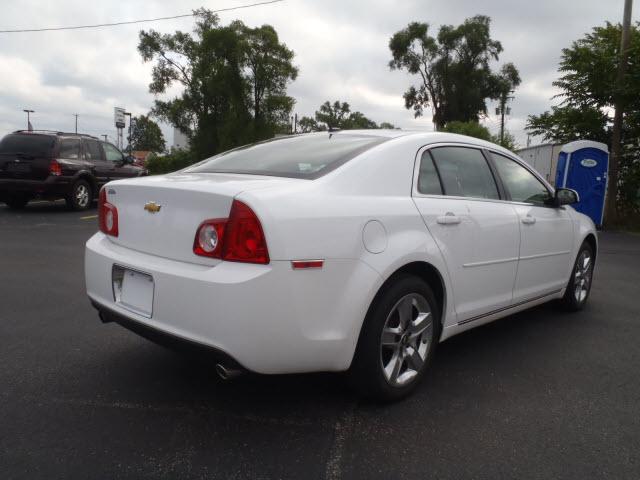 2009 Chevrolet Malibu 4dr Sdn I4 CVT 2.5 Sedan