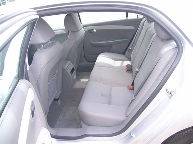 2010 Chevrolet Malibu 4dr Sdn I4 CVT 2.5