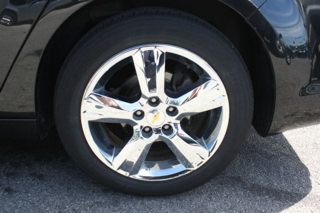 2010 Chevrolet Malibu 4dr AWD SUV