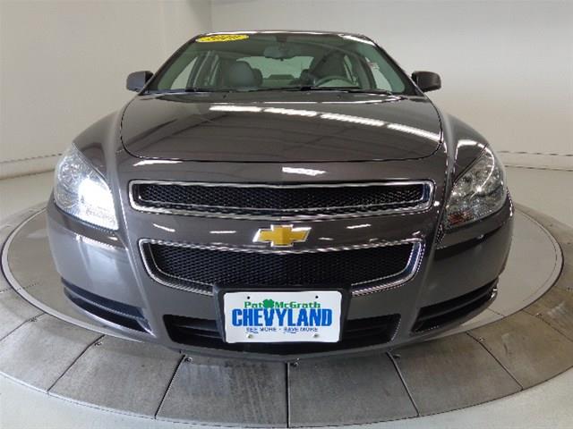 2010 Chevrolet Malibu E-150 Chateau
