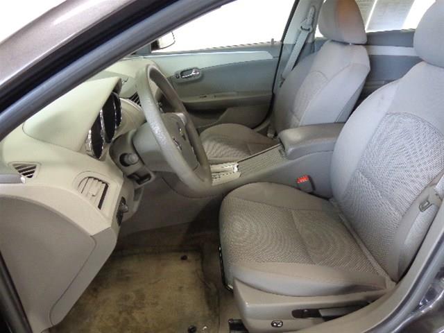 2010 Chevrolet Malibu E-150 Chateau