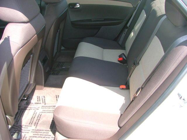 2011 Chevrolet Malibu 4dr Sdn I4 CVT 2.5