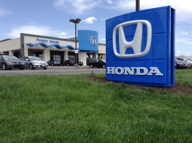 2011 Chevrolet Malibu Blk Ext With Silver Trin