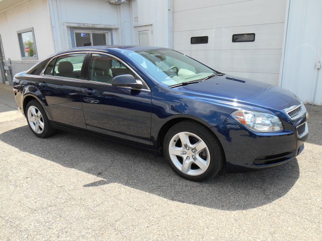 2011 Chevrolet Malibu Blk Ext With Silver Trin