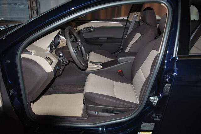 2012 Chevrolet Malibu Blk Ext With Silver Trin