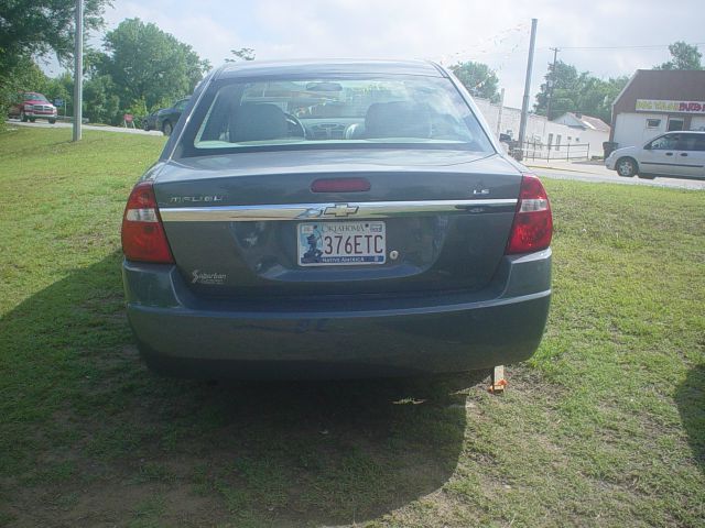 2008 Chevrolet Malibu Classic Blk Ext With Silver Trin