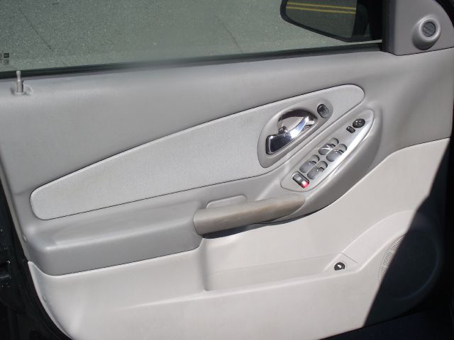 2005 Chevrolet Malibu Maxx REG CAB Dually DUMP