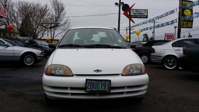 2001 Chevrolet Metro Unknown