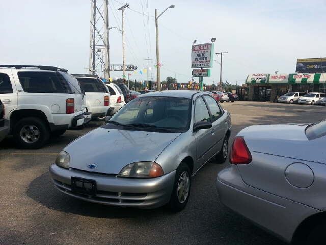 2001 Chevrolet Metro D Convertible Pickup Truck