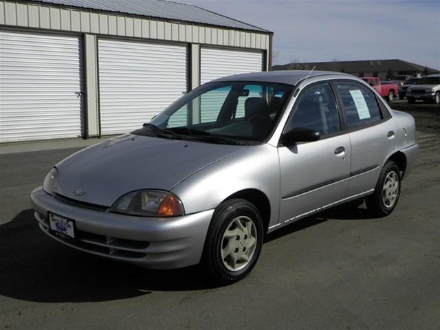 2001 Chevrolet Metro 4dr Sdn I4 CVT S