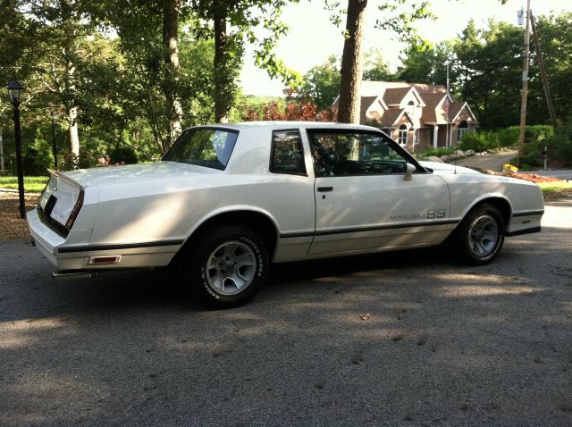 1983 Chevrolet Monte Carlo 4dr Sdn Auto (natl) Hatchback