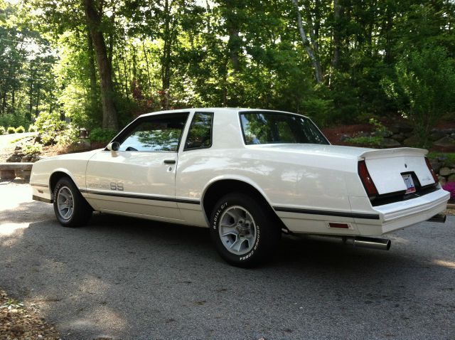 1983 Chevrolet Monte Carlo 4dr Sdn Auto (natl) Hatchback