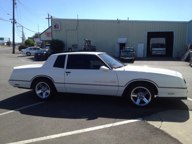 1986 Chevrolet Monte Carlo 4dr Sdn Auto (natl) Hatchback
