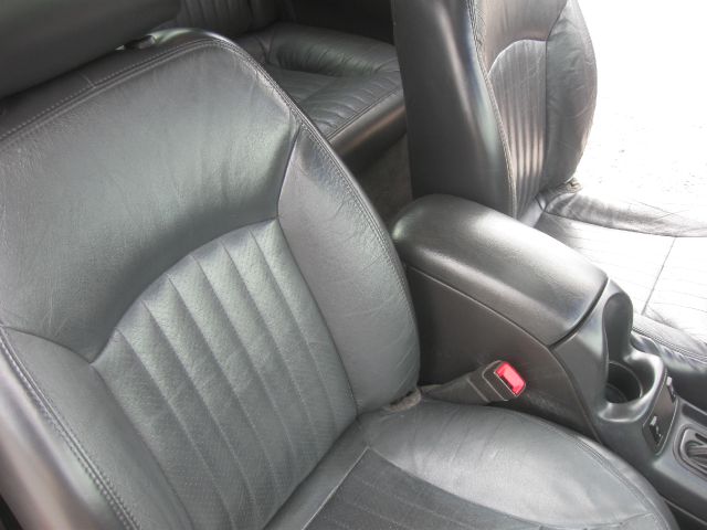 2000 Chevrolet Monte Carlo 4dr Sdn Auto (natl) Hatchback