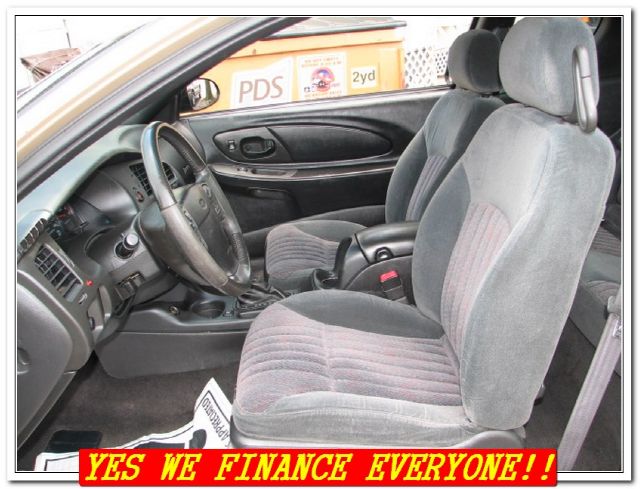 2000 Chevrolet Monte Carlo 4dr Sdn Auto (natl) Hatchback