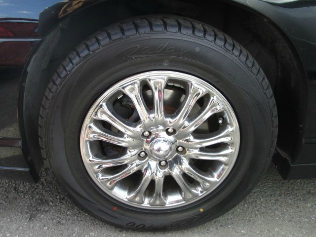 2001 Chevrolet Monte Carlo 4dr Sdn Auto (natl) Hatchback