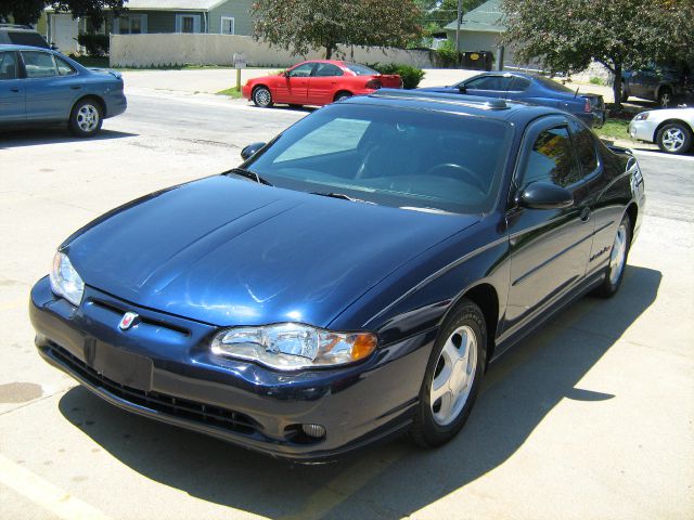2001 Chevrolet Monte Carlo 4dr Sdn Auto (natl) Hatchback