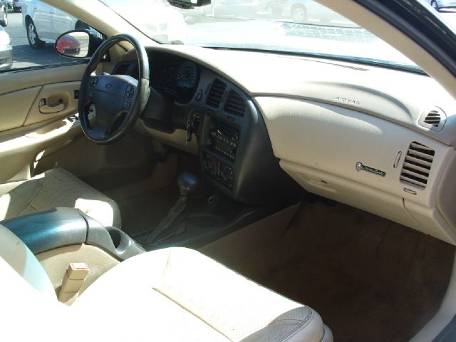 2001 Chevrolet Monte Carlo 4dr Sdn Auto (natl) Hatchback