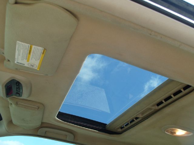 2001 Chevrolet Monte Carlo 4dr Sdn Auto (natl) Hatchback