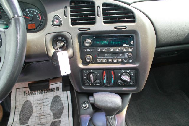 2002 Chevrolet Monte Carlo 4dr Sdn Auto (natl) Hatchback