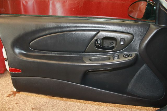 2002 Chevrolet Monte Carlo 4dr Sdn Auto (natl) Hatchback