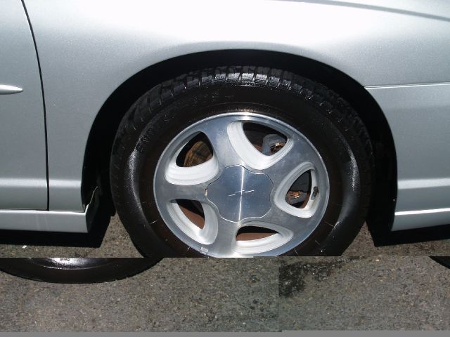 2002 Chevrolet Monte Carlo 4dr Sdn Auto (natl) Hatchback