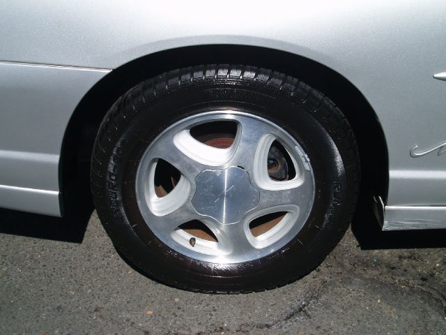 2002 Chevrolet Monte Carlo 4dr Sdn Auto (natl) Hatchback