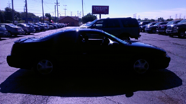 2002 Chevrolet Monte Carlo 4dr Sdn Auto (natl) Hatchback