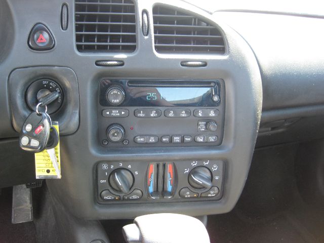 2003 Chevrolet Monte Carlo 4dr Sdn Auto (natl) Hatchback