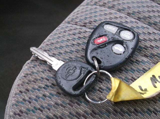 2004 Chevrolet Monte Carlo 4dr Sdn Auto (natl) Hatchback