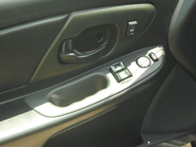 2004 Chevrolet Monte Carlo 4dr 112 Inch WB Eddie Bauer SUV